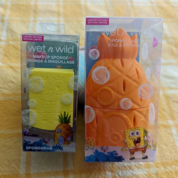 Wet N Wild Limited Edition SpongeBob SquarePants Makeup Sponge and Case - Picture 4 of 5